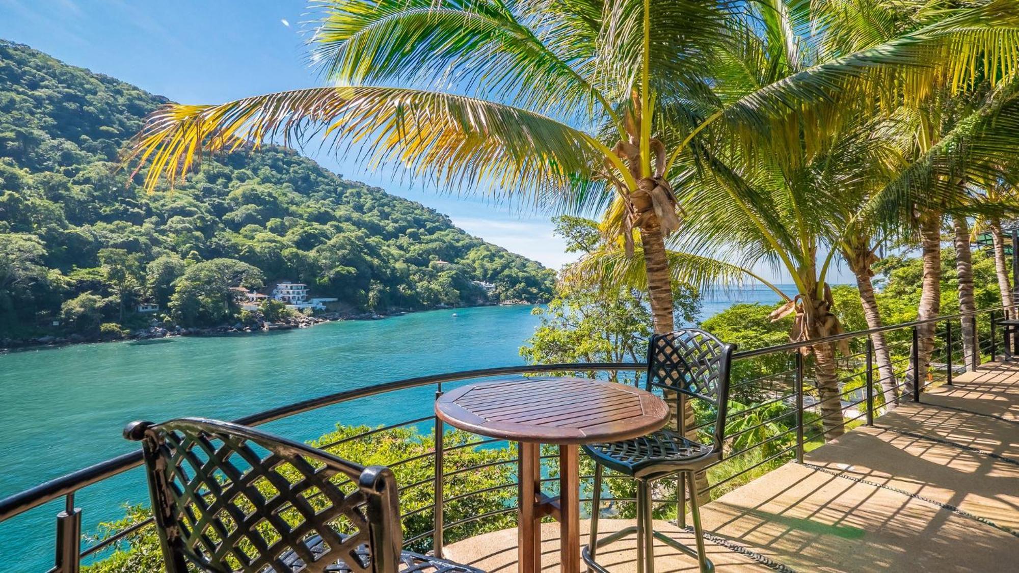 Apartment Family Vacation Home, 10 Miles From Downtown Pv Romantic Zone, Ocean Frontage