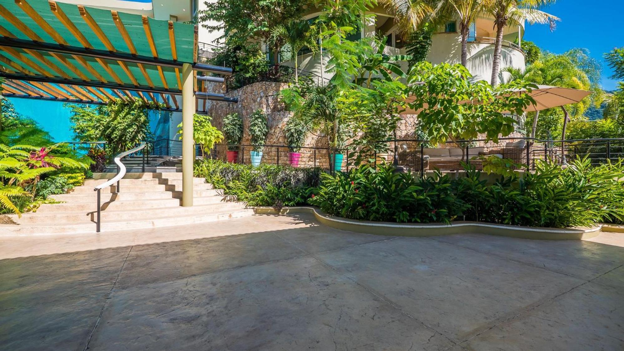 Family Vacation Home, 10 Miles From Downtown Pv Romantic Zone, Ocean Frontage *