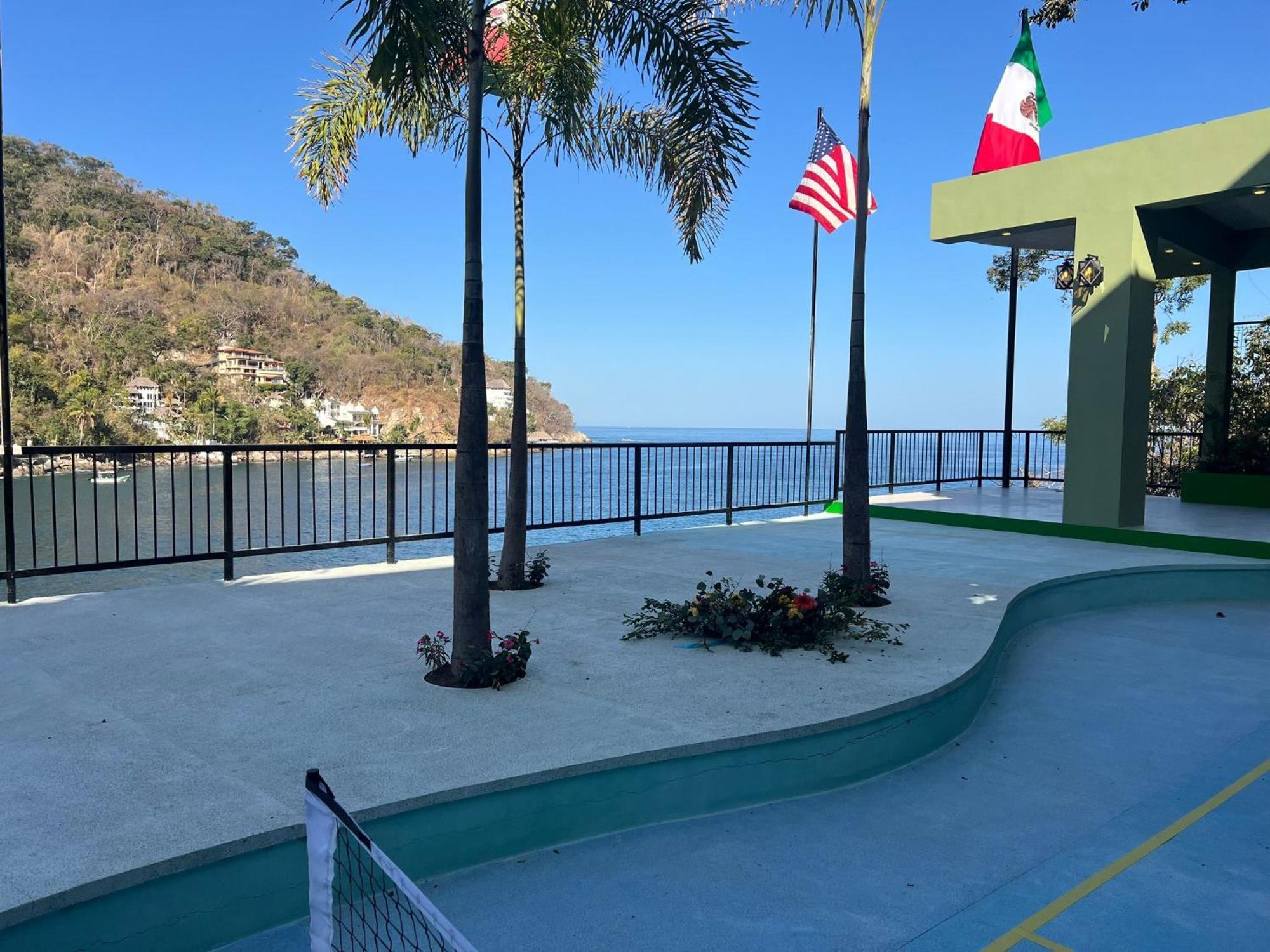 Apartment Family Vacation Home, 10 Miles From Downtown Pv Romantic Zone, Ocean Frontage