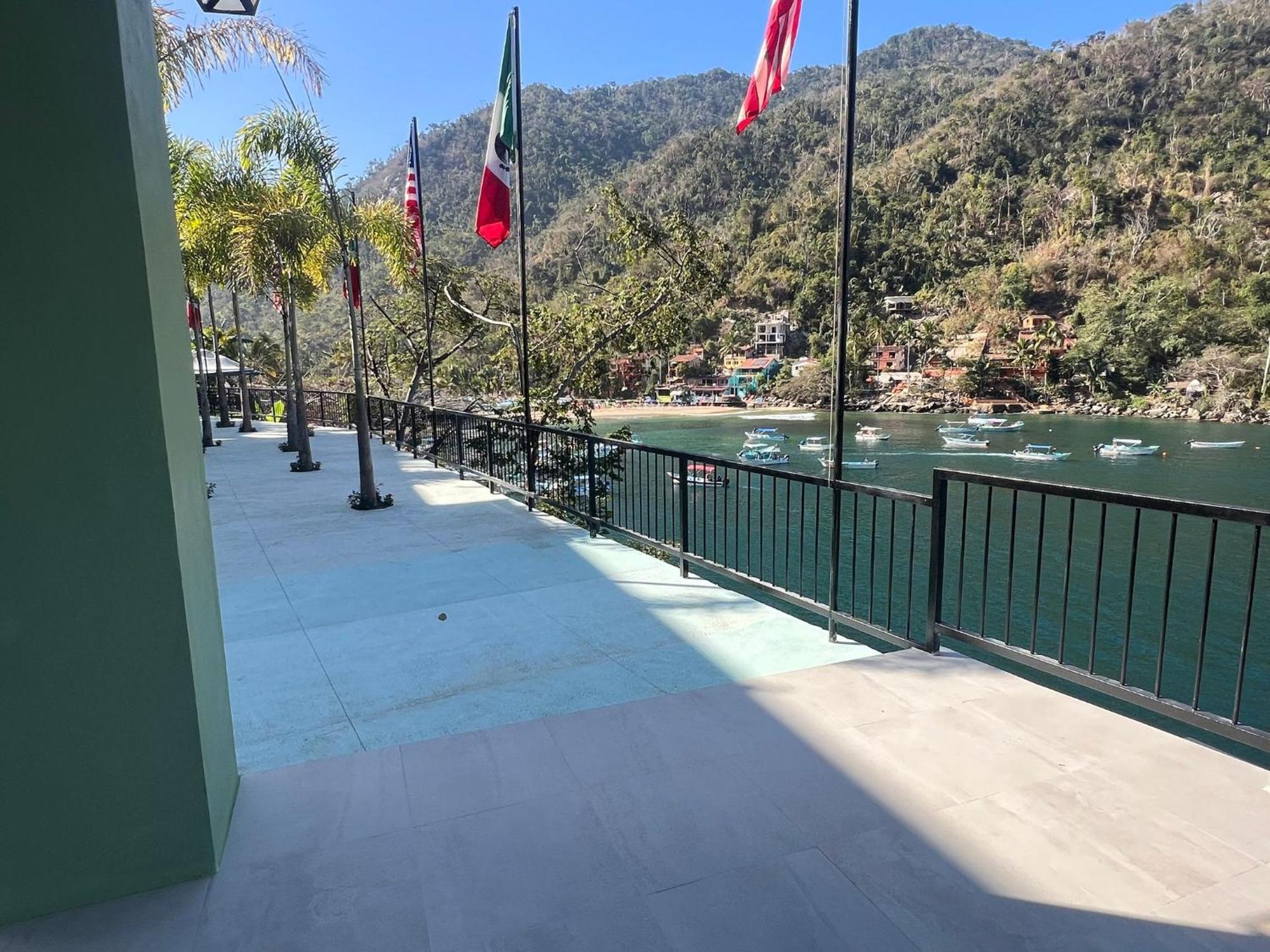 Apartment Family Vacation Home, 10 Miles From Downtown Pv Romantic Zone, Ocean Frontage