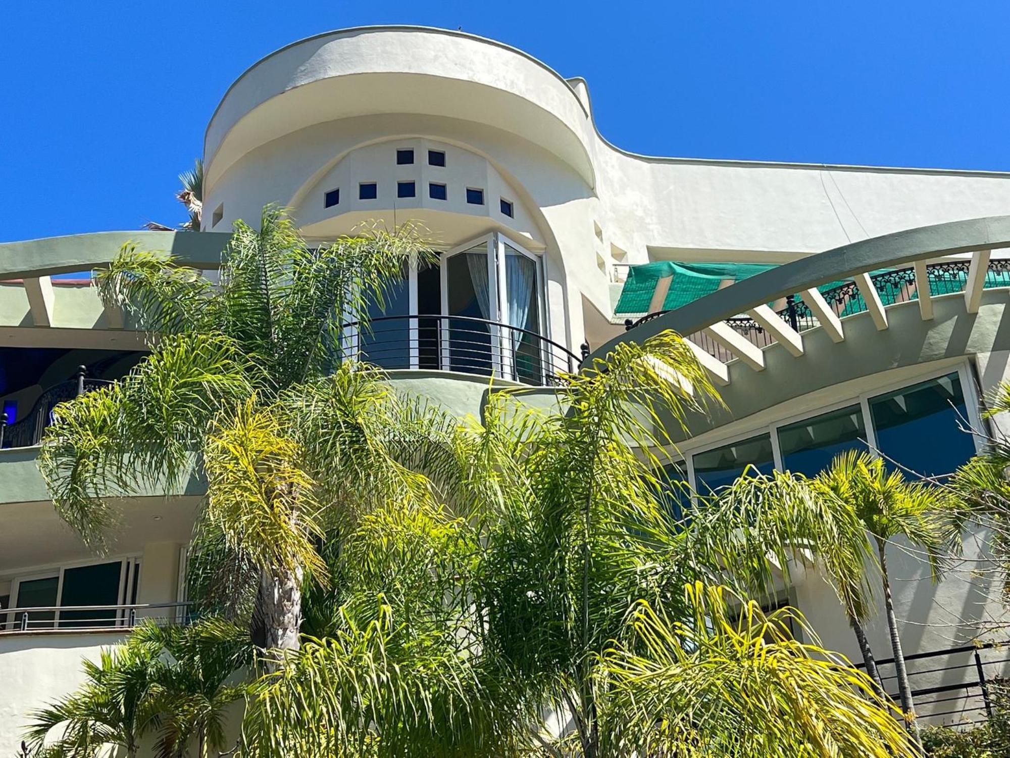 Family Vacation Home, 10 Miles From Downtown Pv Romantic Zone, Ocean Frontage Apartment *