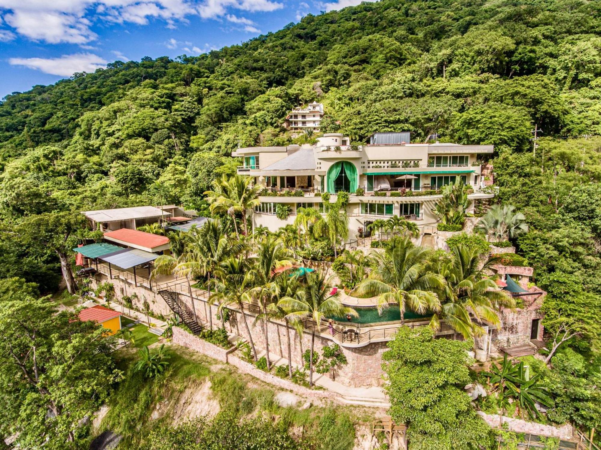Apartment Family Vacation Home, 10 Miles From Downtown Pv Romantic Zone, Ocean Frontage *