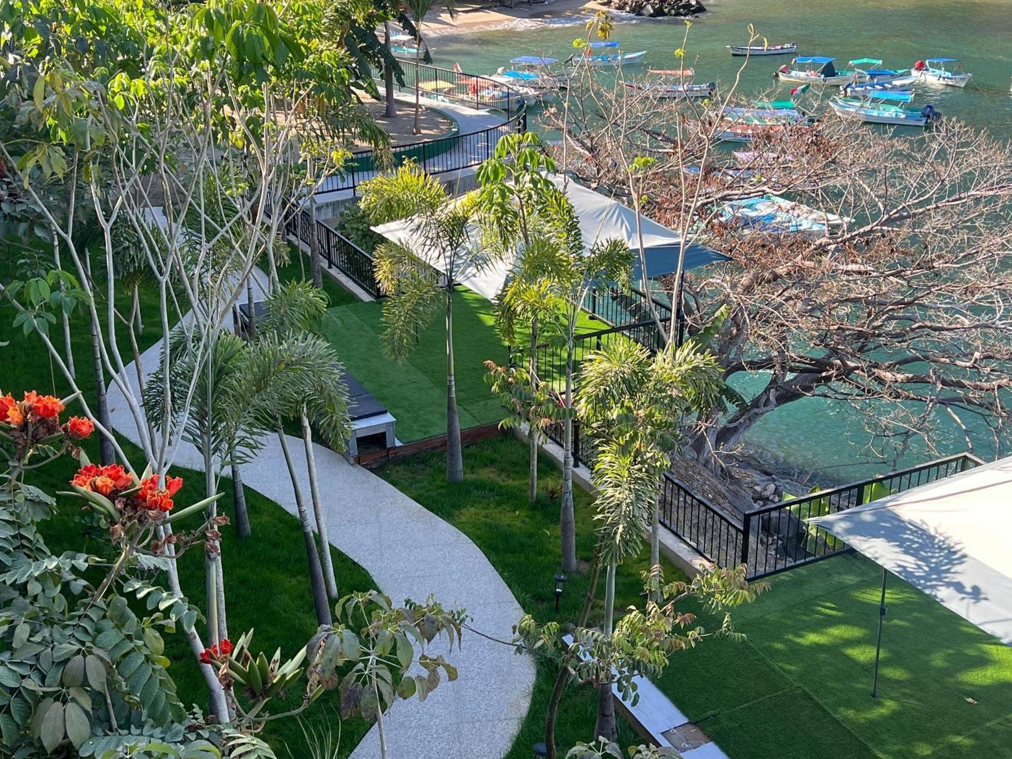 Family Vacation Home, 10 Miles From Downtown Pv Romantic Zone, Ocean Frontage *